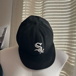 New Era 59FIFTY Chicago White Sox MLB Baseball Cap Black Fitted 
Size 7 55.8